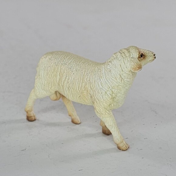 Breyer Reeves Miniature Sheep Figure Collectible Toy Farm Animal - Picture 4 of 7